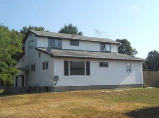 1558 Aurora St, Dixon, IL 61021