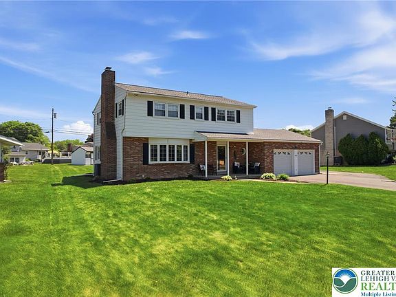 2nd image of 1822 Mark Twain Cir