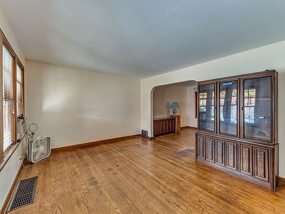 5th image of 2726 Oak Park Ave