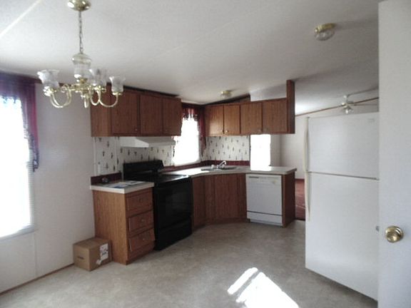 4th image of 161 Shirley Doris Dr