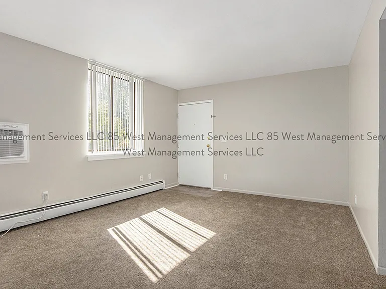 120 Leonard St NE #12 — Photo 2