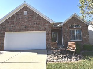 80 Crista Ann Ct, Bloomington, IL 61704