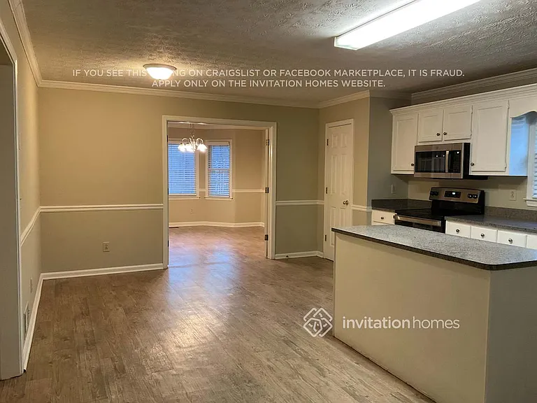2355 Huntington Dr — Photo 4