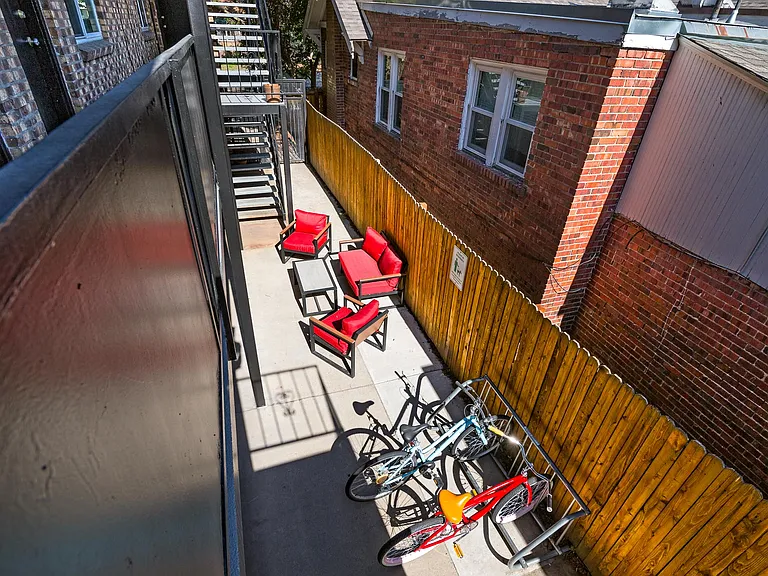 15 N Washington St — Photo 6
