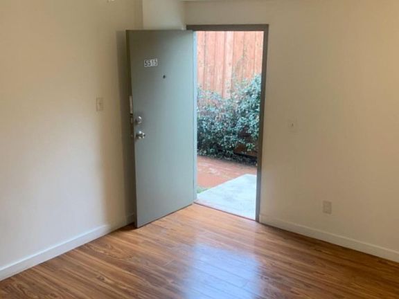 4th image of 5517 Sierra Vista Ave #5515