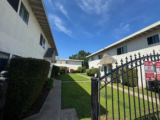 5141 El Camino Ave