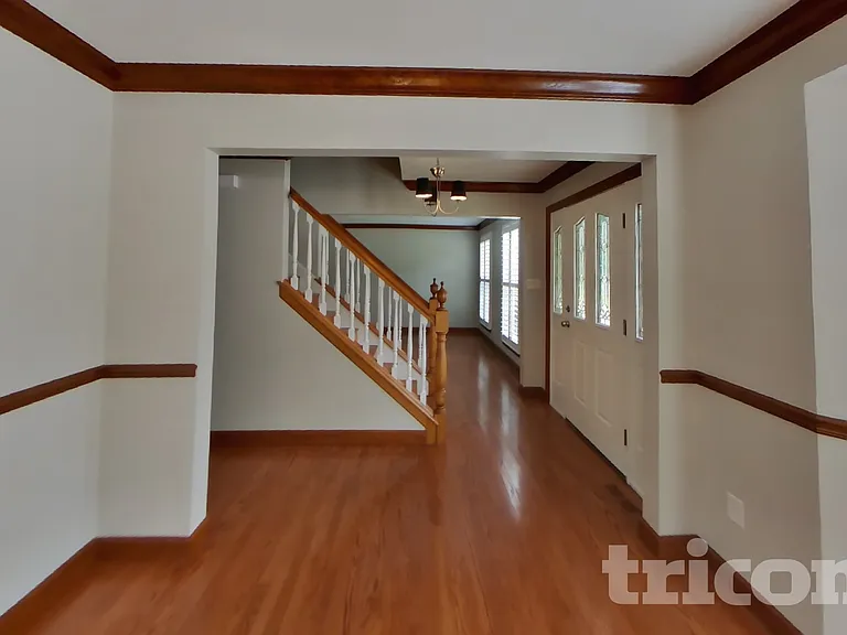 1502 Rosewood Terrace Dr — Photo 4
