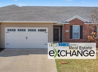 5570 W Creekside Ln, Bettendorf, IA
