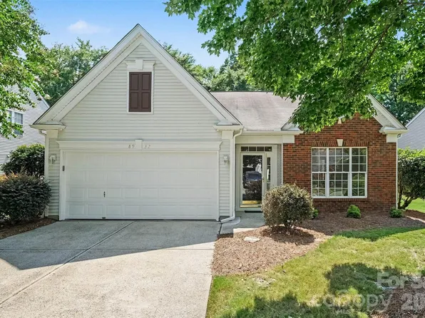 8932 Kestral Ridge Dr, Charlotte, NC 28269