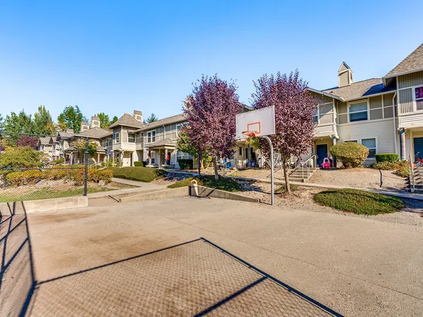 Highland Gardens, 4575 Klahanie Dr SE, Issaquah, WA 98029