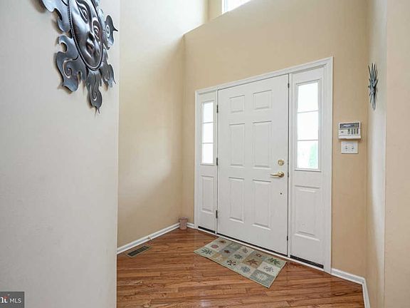 2nd image of 806 Kensington Dr