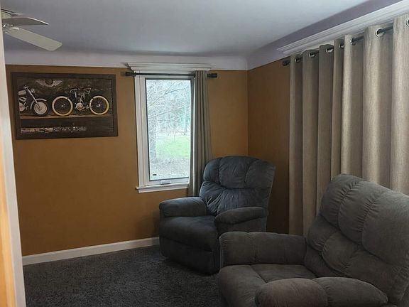 3rd image of 49100 Fairchild Rd