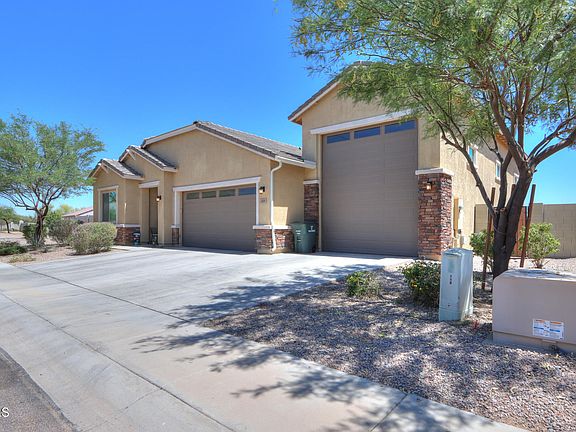 3rd image of 489 E EMERALD Drive