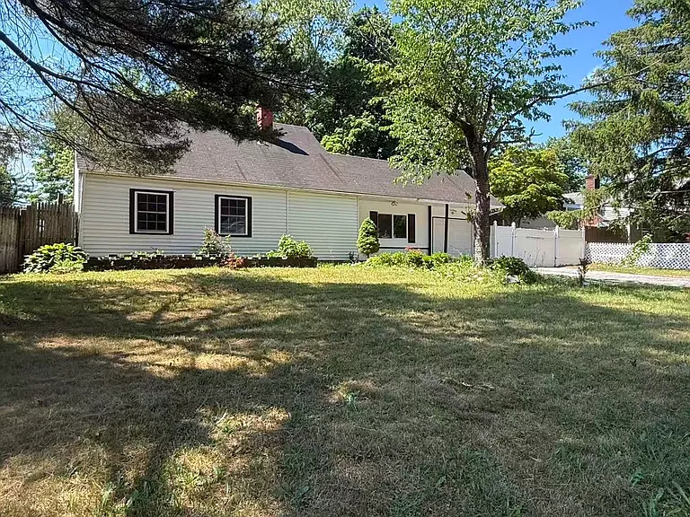 382 Jamaica Ave — Photo 2