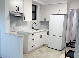 8 Carrington Ave, Toronto, ON M6E 2C3