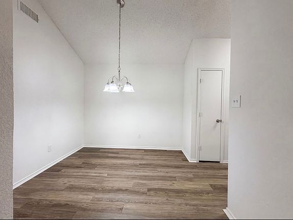 2nd image of 3622 Riverhead Dr