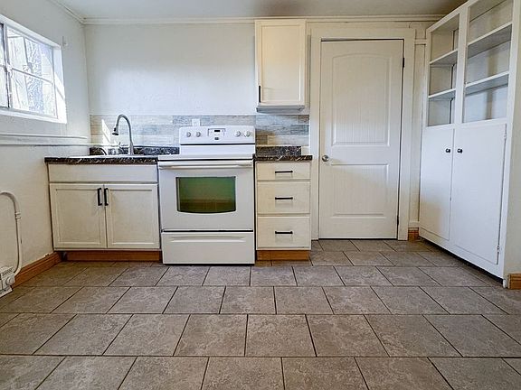 3rd image of 1216 N Gould St