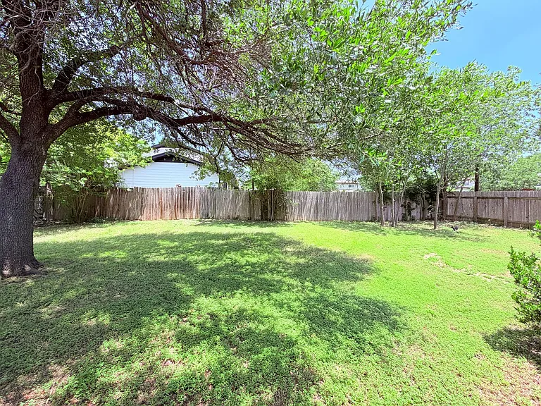 8701 Parkfield Dr — Photo 31