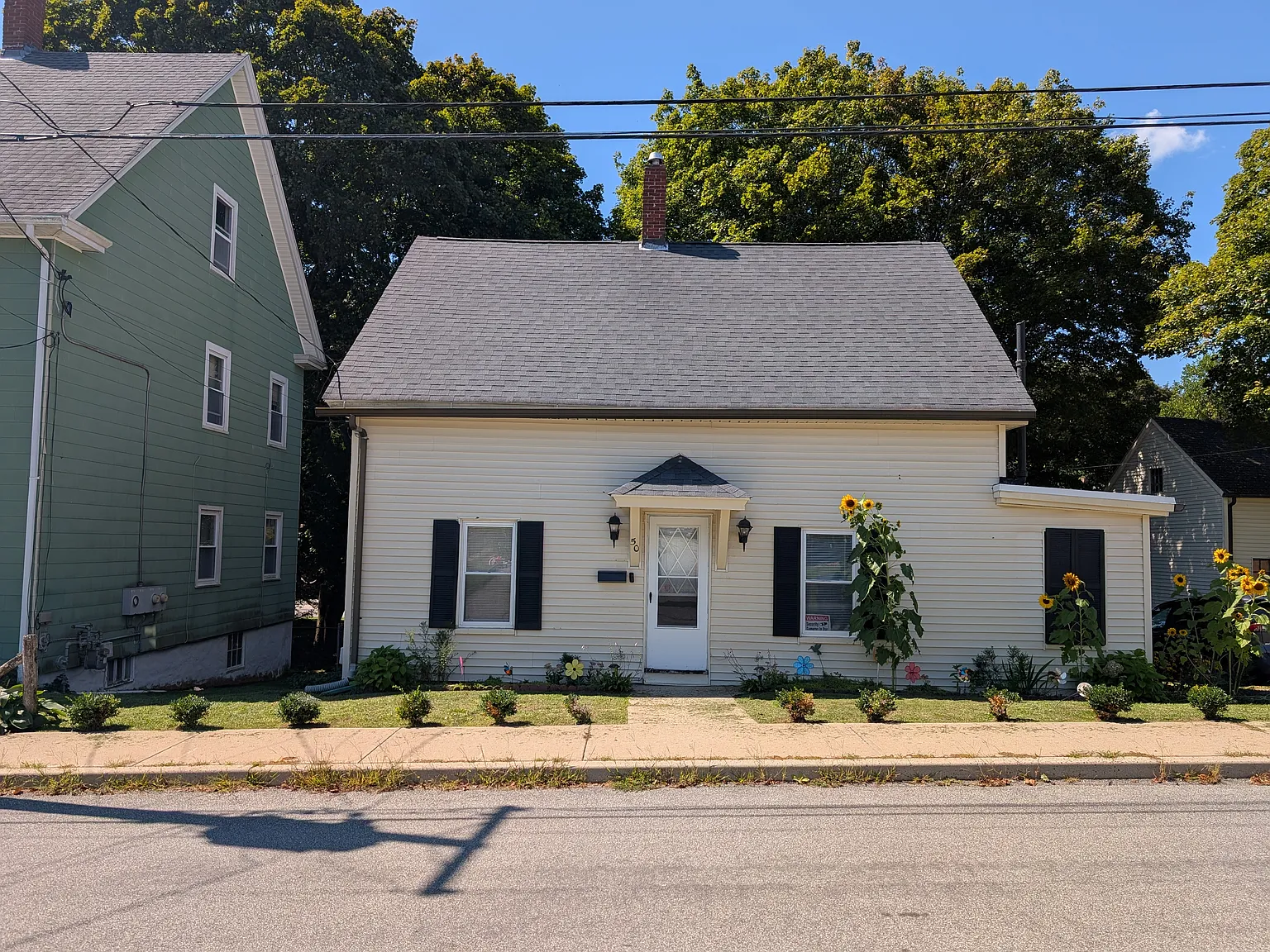 3 bed, 1208 sqft, $2,300 — Photo 1