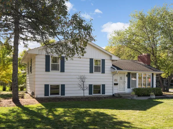 4617 W 90th St, Bloomington, MN 55437