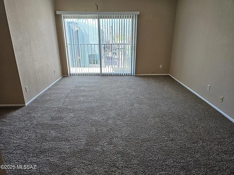 820 S Langley Ave #204 — Photo 3