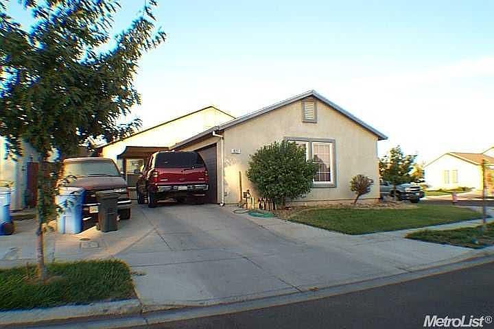 2nd image of 921 Emily St