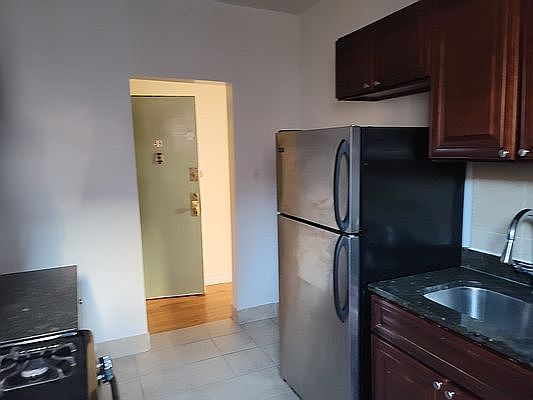 5th image of 700 W 173rd St #59