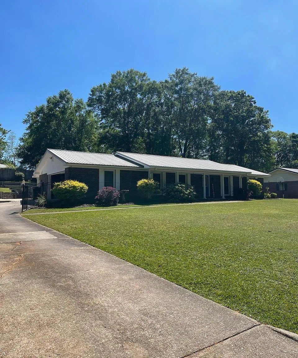3 bed, 1800 sqft, $1,950 — Photo 4