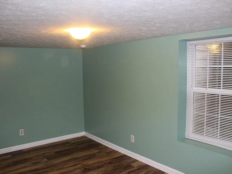 203 S Clark St — Photo 33