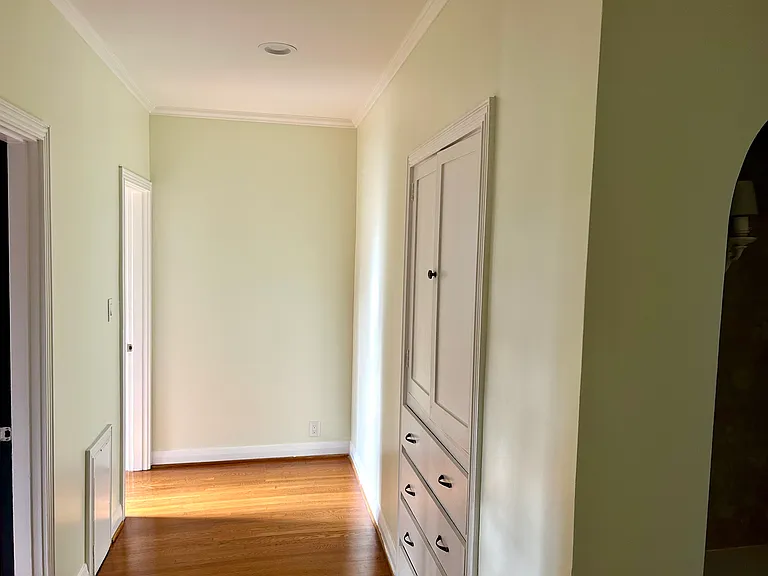 621 S Highland Ave — Photo 11