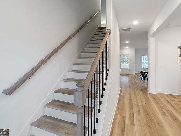 3rd image of 387 Windy Ln