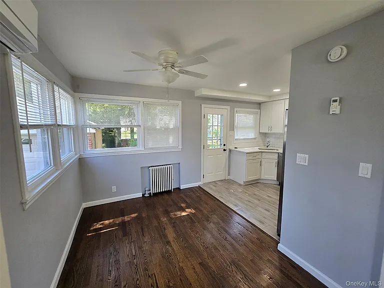 754 Park Ln S — Photo 3