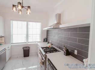 176 Wentworth St APT D, Charleston, SC 29401