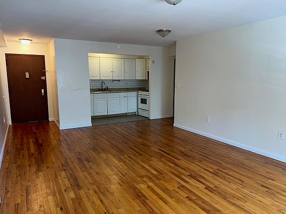 5th image of 1349 Franklin Ave APT 3C