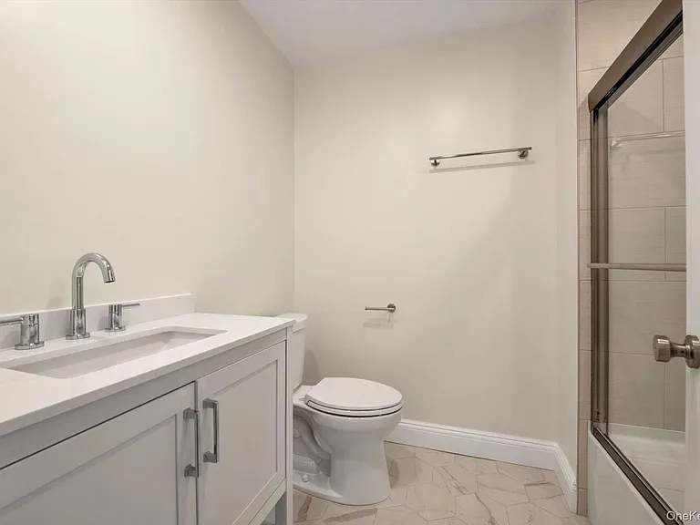 68 Edgewood Rd #B — Photo 15