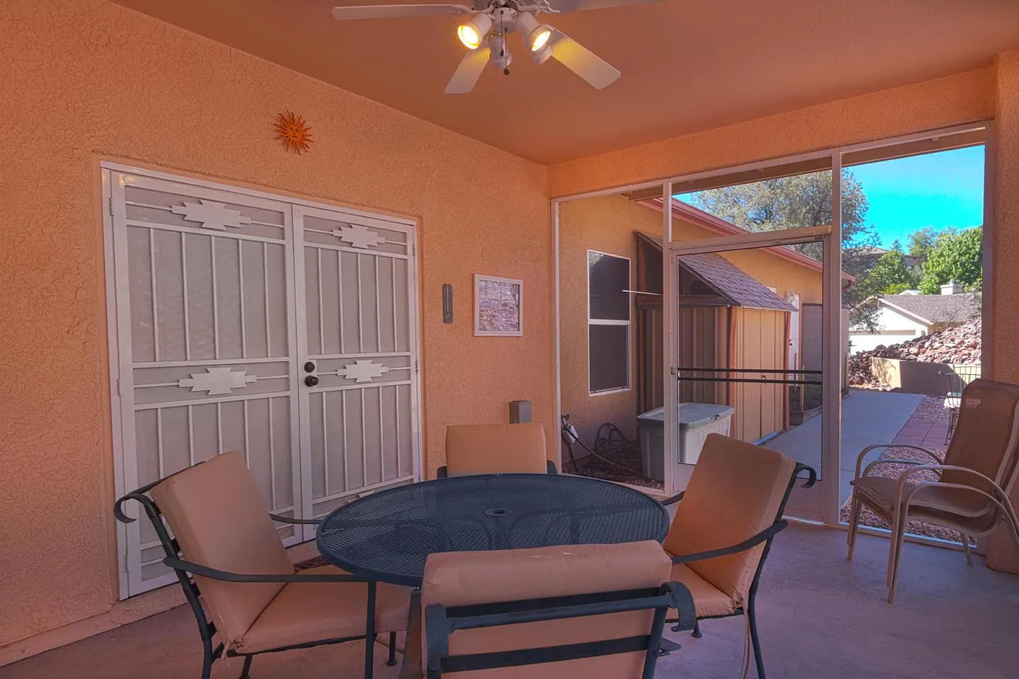 3 bed, 2050 sqft, $2,595 — Photo 3