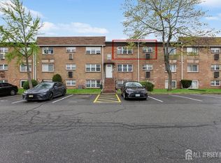 396 College Dr, Edison, NJ 08817