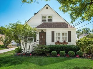 960 Woodhill Dr, Columbus, OH 43212