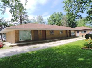 1804 20th St, Charleston, IL 61920