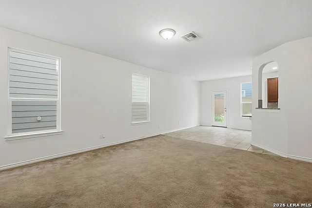 3 bed, 2.5 bath, 1686 sqft, $1,850 — Photo 2