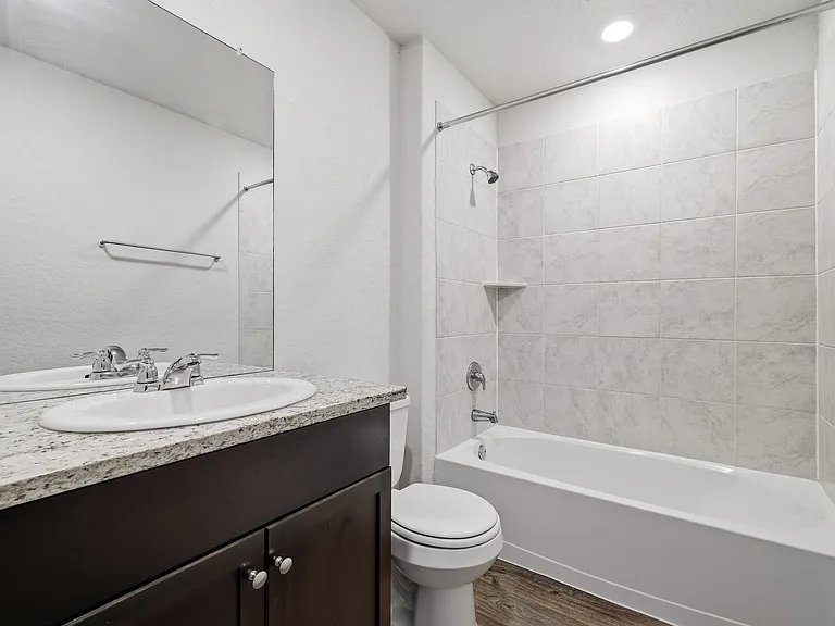 6630 Greensleeves — Photo 22