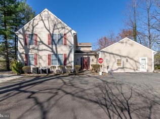 4522 Burke Station Rd, Fairfax, VA 22032