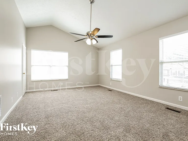 6005 Monroe Xing — Photo 7