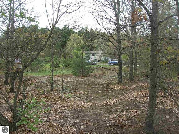 3rd image of 10433 Woodwind Dr