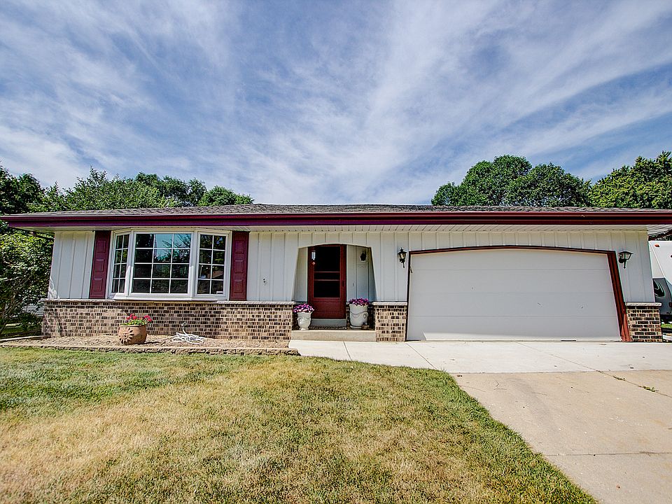 1st image of 9329 S Sherwood Dr