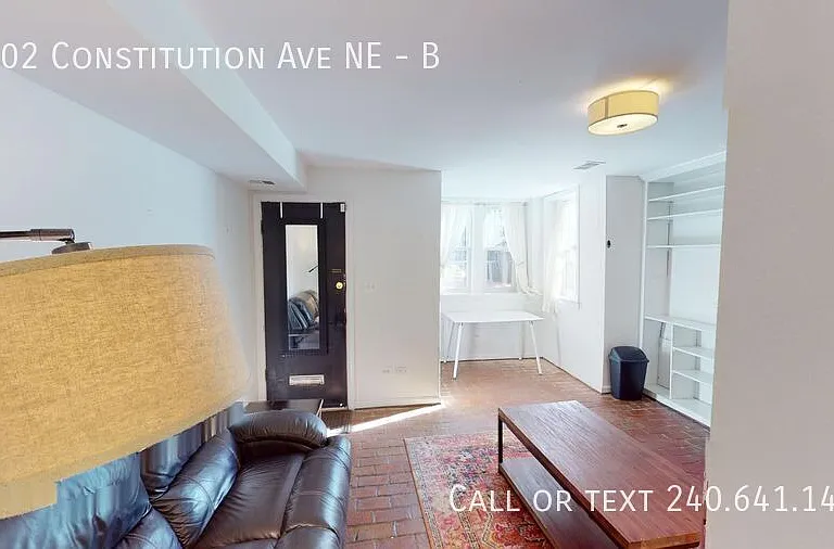 1002 Constitution Ave NE #B — Photo 3