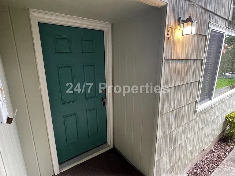 3425 SW 11th Ave #4 — Photo 9