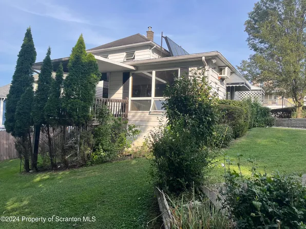 113 Coppernick St, Throop, PA 18512