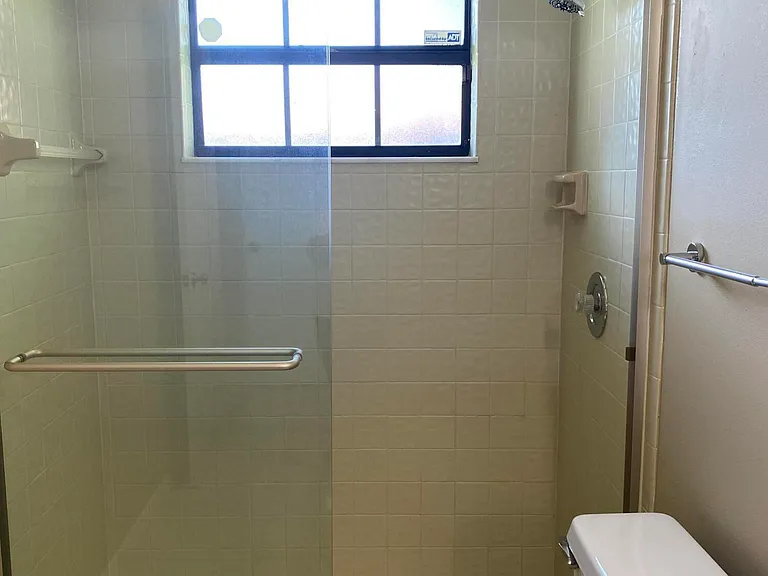 4302 Woodstock Dr #B — Photo 16