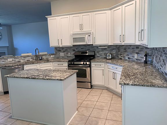 4th image of 12034 Bogey Way